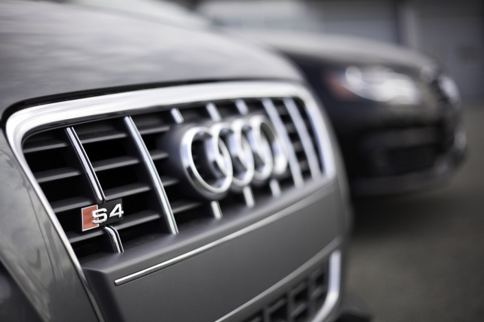 Troubleshooting Common Problems with an Audi Maintenance Mechanic 4