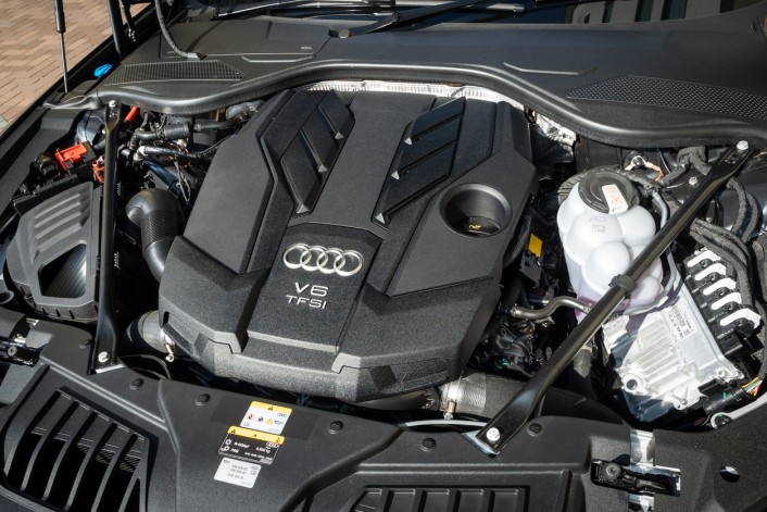 Troubleshooting Common Problems with an Audi Maintenance Mechanic 5